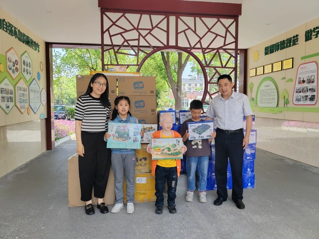 助残日前夕吴中残联领导慰问特校师生