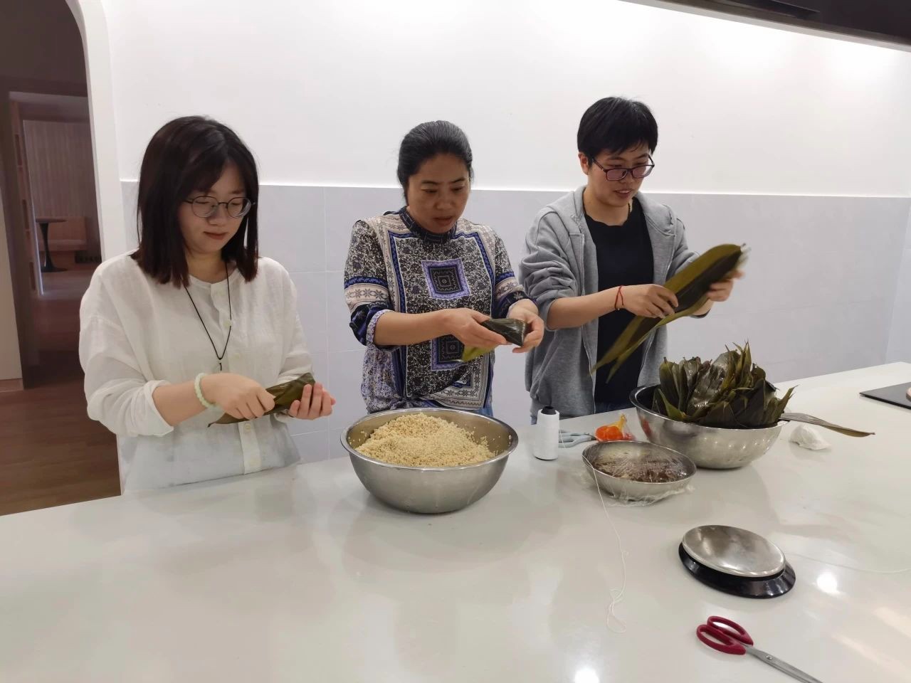 端午飘香 “粽”是情——吴中区特殊教育学校烘焙协会活动