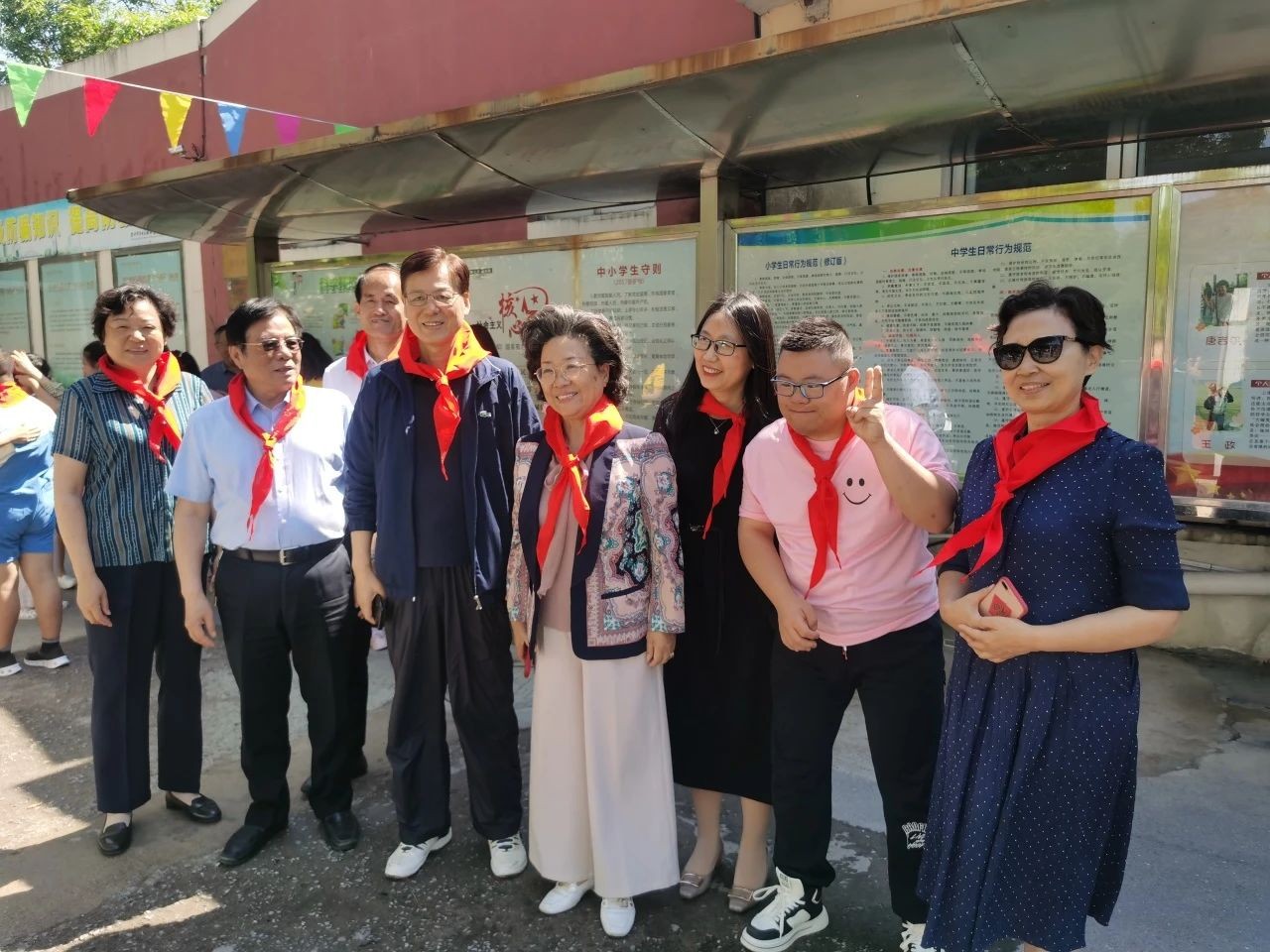 与爱同行 逐梦飞翔