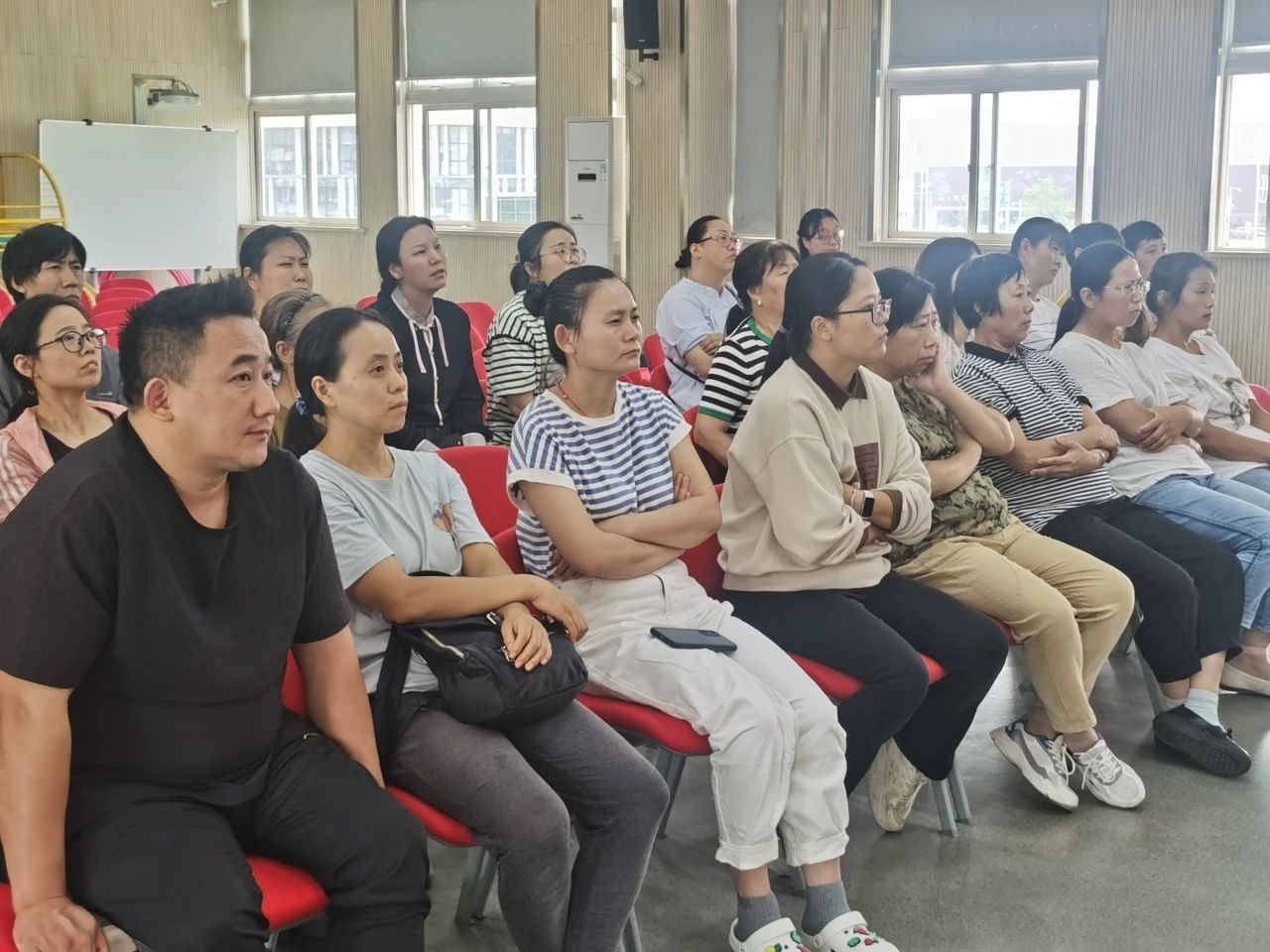 家校携手话成长 师生同心向未来——吴中区特殊教育学校召开第五十三期家长会