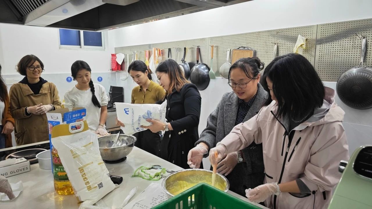 甜蜜烘焙 戚风与卷